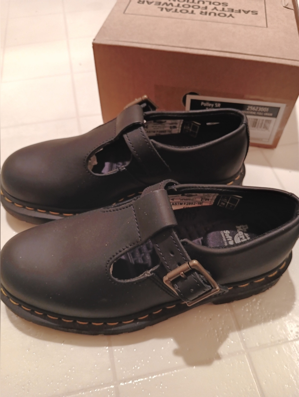 DR. MARTENS "POLLEY" AKA MARY JANE DESIGN BLACK W SIZE 7 NWT